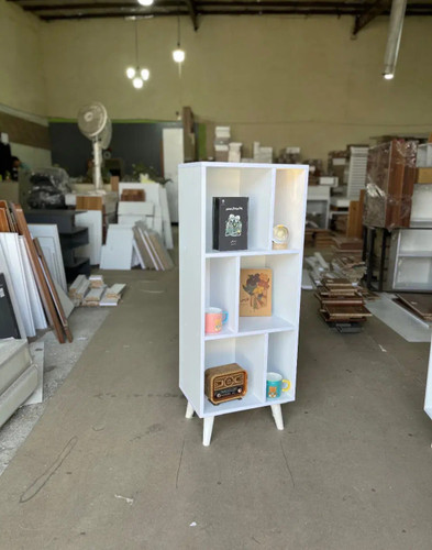 کتابخانه گالری چوب کرمی مدل B-ATLAS چندمنظوره پایهدار