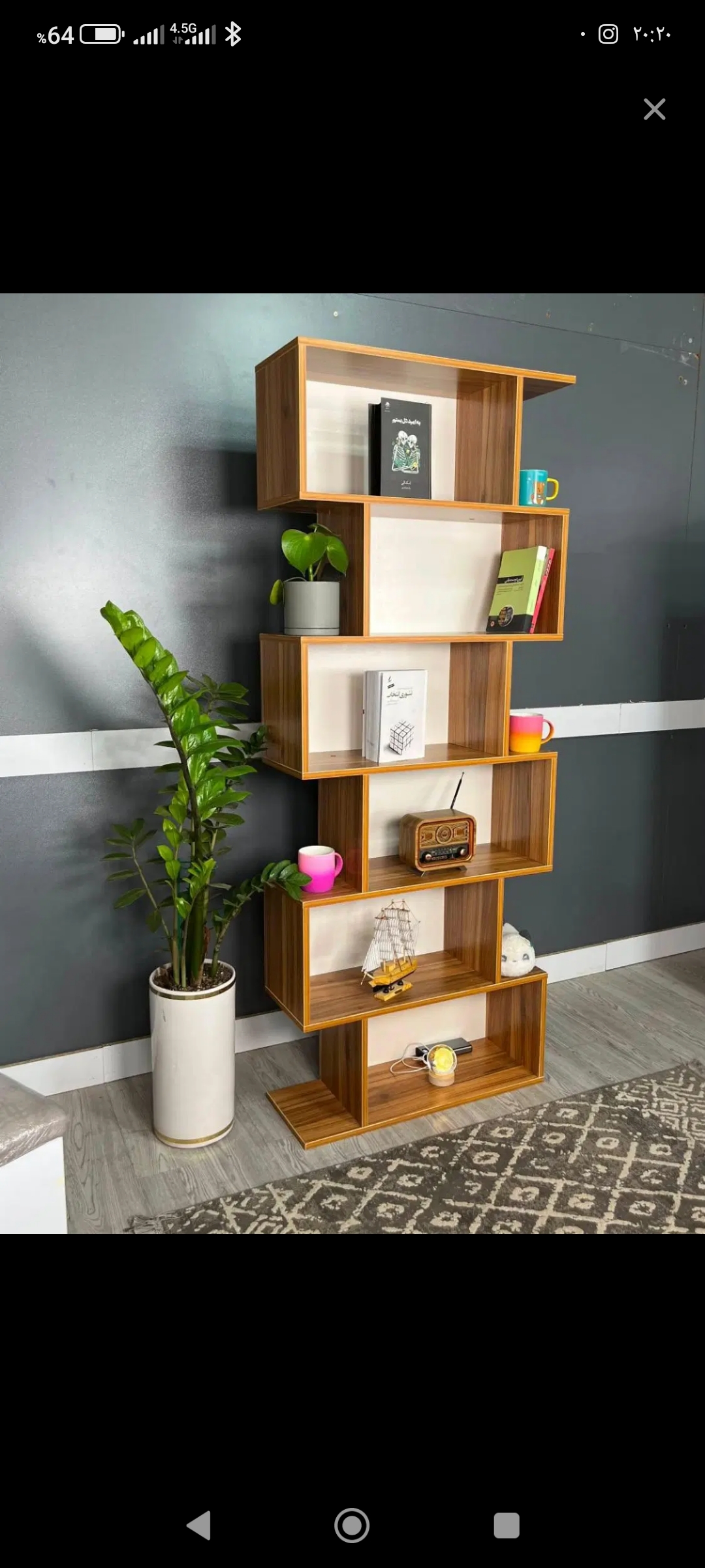 کتابخانه گالری چوب کرمی مدل G-103 سوسن با طراحی مدرن و طبقات کاربردی