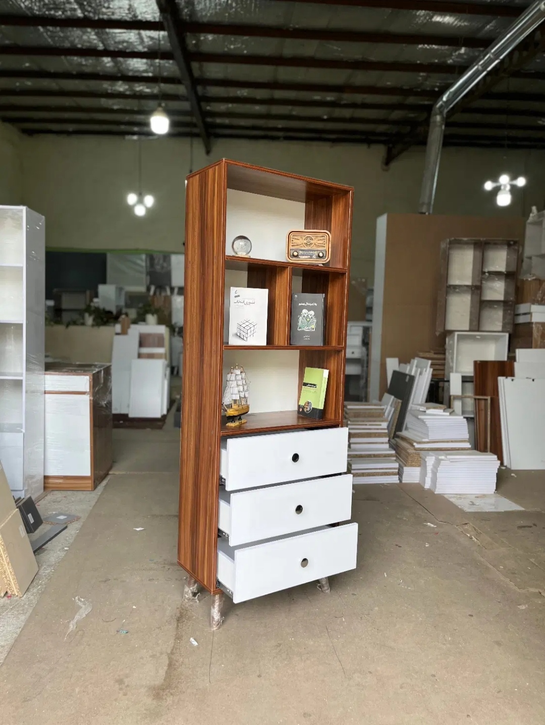 کتابخانه گالری چوب کرمی مدل B-CREST با ۳ کشو و طبقات دکوراتیو