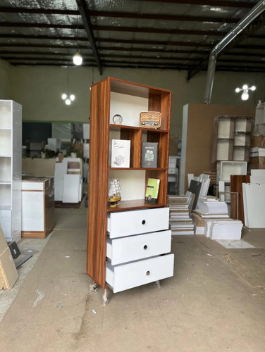 کتابخانه گالری چوب کرمی مدل B-CREST با ۳ کشو و طبقات دکوراتیو