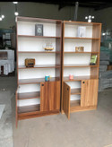 کتابخانه گالری چوب کرمی مدل B-EMBER | کتابخانه ایستاده مدرن با کمد جادار و قفسههای کاربردی